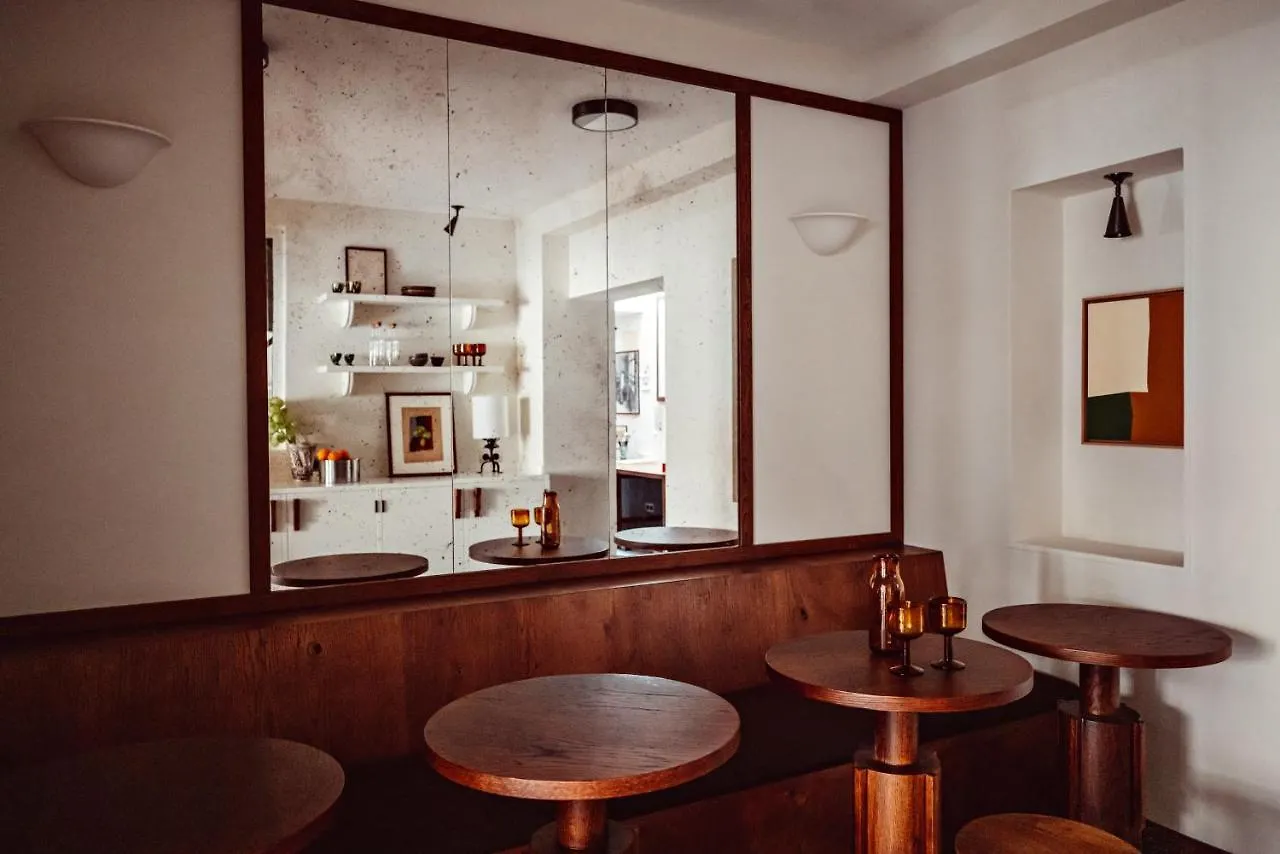 Des Academies Et Des Arts 4* Paris