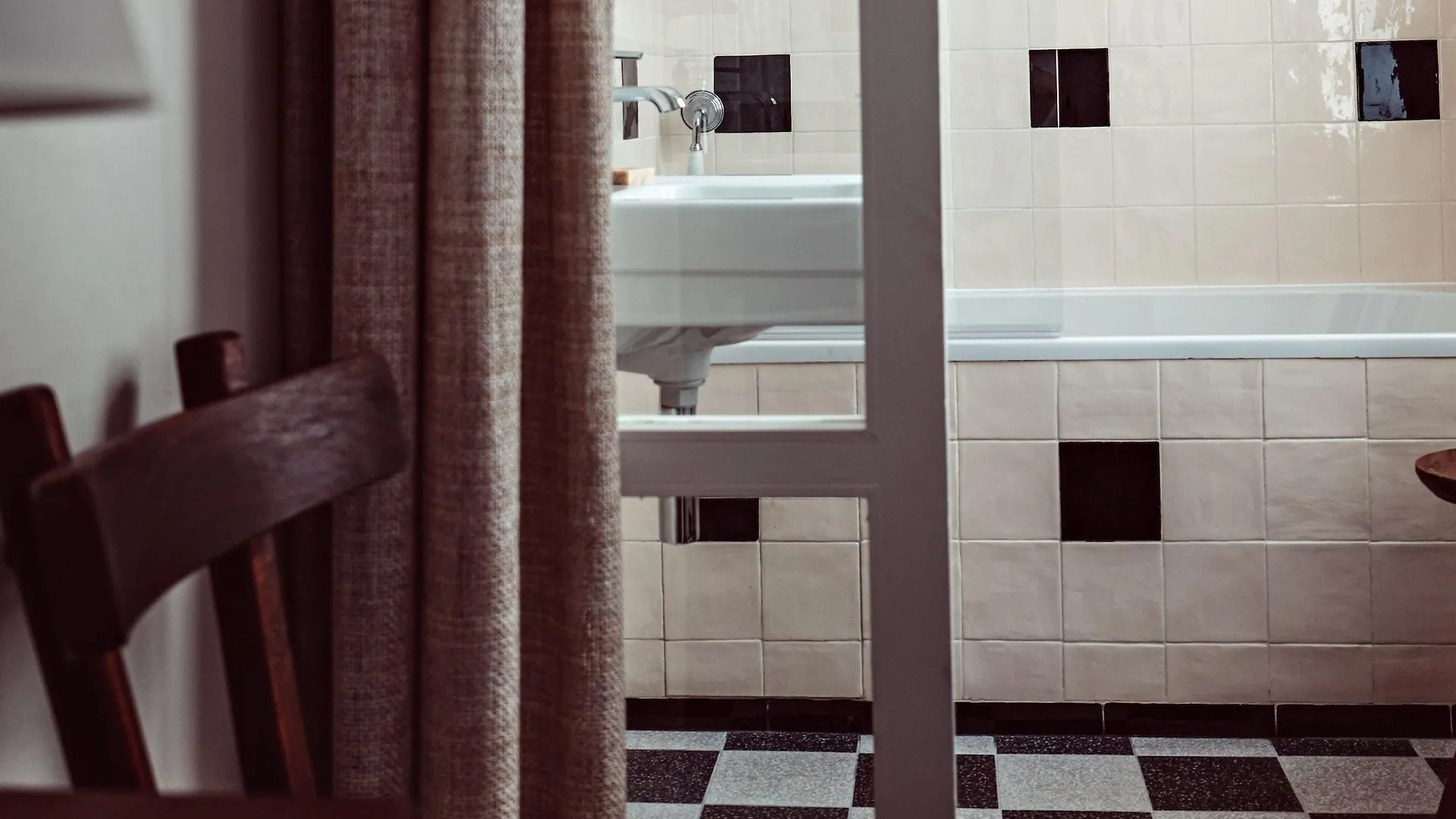 Hotel Des Academies Et Des Arts 4*